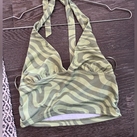Garage green wavy crop top - Picture 1 of 3